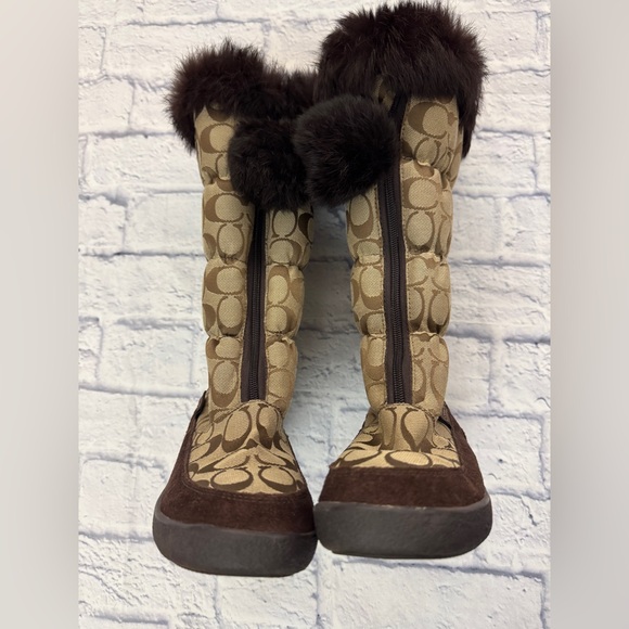 COACH THEONA WINTER BOOT SIGNATURE COACH PRINT FUR TRIM BOOT size 8B - Picture 6 of 9